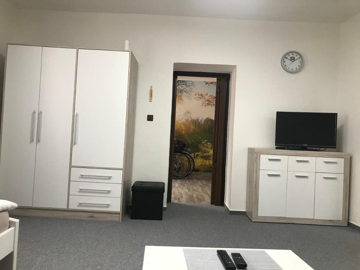 Cyklo-Moto Apartman Lomnice nad Luznici Exterior photo