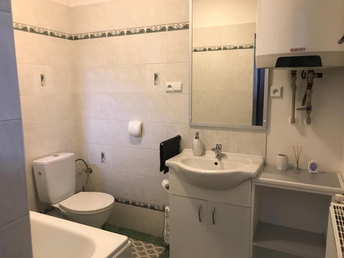 Cyklo-Moto Apartman Lomnice nad Luznici Exterior photo