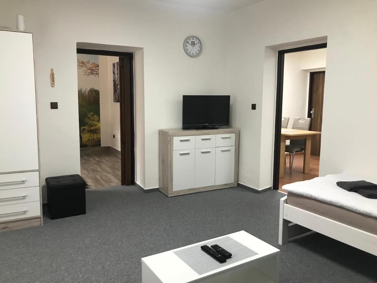 Cyklo-Moto Apartman Lomnice nad Luznici Exterior photo