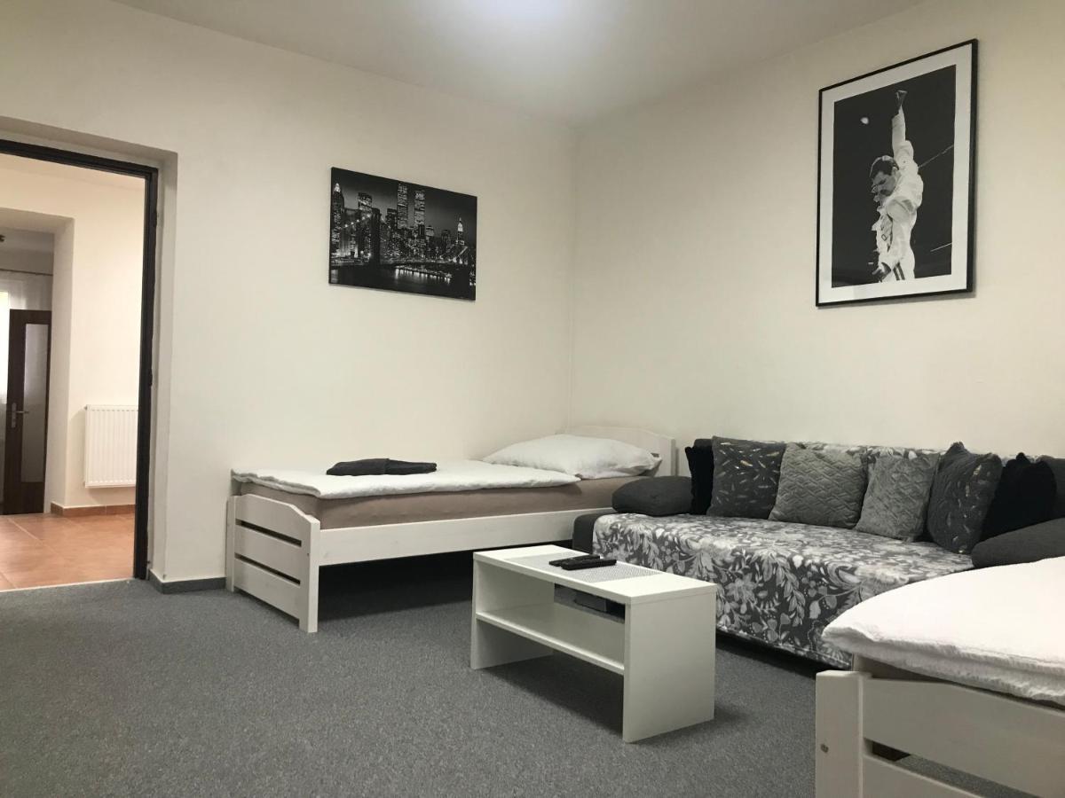 Cyklo-Moto Apartman Lomnice nad Luznici Exterior photo